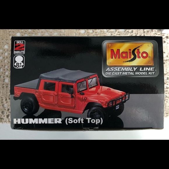 Maisto 1:27 Red Hummer Soft Top NIB  Die Cast Metal Model Kit - Picture 2 of 5
